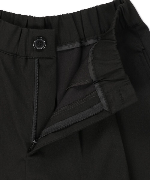 SPINNS(スピンズ)の「センタープレスタック ロールアップショートパンツ(スラックス・レディース・ブラック・ONESIZE)」の9枚目の写真