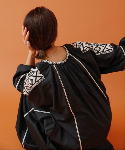 IENA（イエナ）の「maisonコットンシルクエンブロイダリーワンピース（ワンピース・レディース・ホワイト/ブラック/ブラウン・38/36）」の11枚目の写真