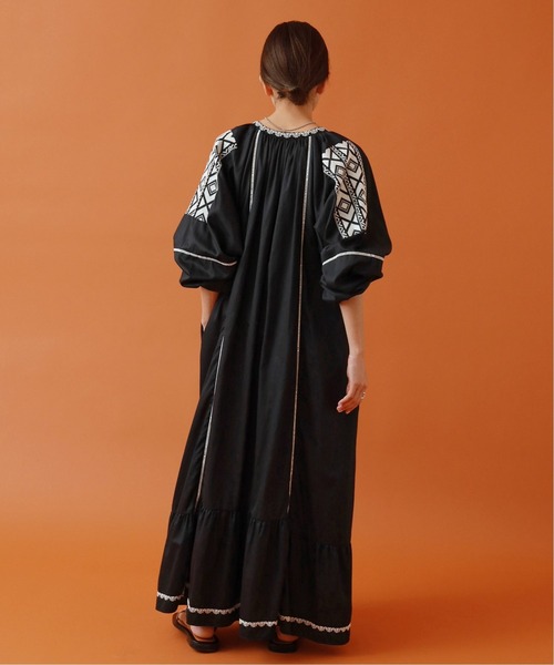 IENA（イエナ）の「maisonコットンシルクエンブロイダリーワンピース（ワンピース・レディース・ホワイト/ブラック/ブラウン・38/36）」の13枚目の写真