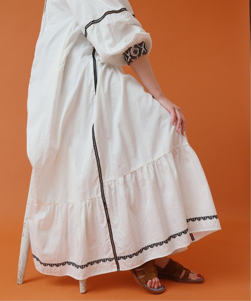 IENA（イエナ）の「maisonコットンシルクエンブロイダリーワンピース（ワンピース・レディース・ホワイト/ブラック/ブラウン・38/36）」の17枚目の写真