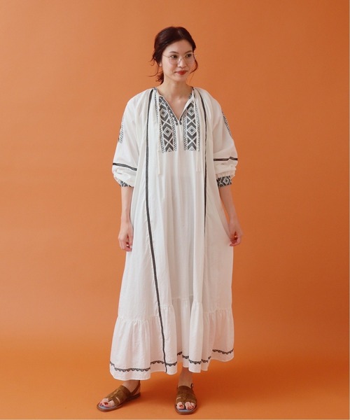 IENA（イエナ）の「maisonコットンシルクエンブロイダリーワンピース（ワンピース・レディース・ホワイト/ブラック/ブラウン・38/36）」の18枚目の写真