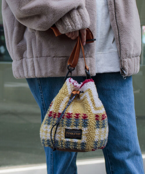 PENDLETON（ペンドルトン）の「【PENDLETON/ペンドルトン】別注HARDING ボアミニショルダー 巾着ショルダー 2WAY（ショルダーバッグ・メンズ・ホワイト系その他/ブラック系その他/ベージュ系その他・FREE）」の9枚目の写真