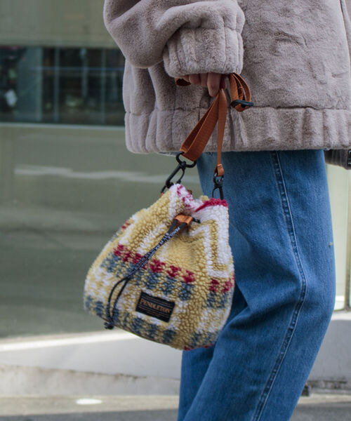 PENDLETON（ペンドルトン）の「【PENDLETON/ペンドルトン】別注HARDING ボアミニショルダー 巾着ショルダー 2WAY（ショルダーバッグ・メンズ・ホワイト系その他/ブラック系その他/ベージュ系その他・FREE）」の7枚目の写真