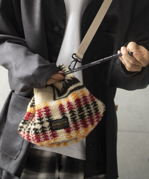 PENDLETON（ペンドルトン）の「【PENDLETON/ペンドルトン】別注HARDING ボアミニショルダー 巾着ショルダー 2WAY（ショルダーバッグ・メンズ・ホワイト系その他/ブラック系その他/ベージュ系その他・FREE）」の21枚目の写真