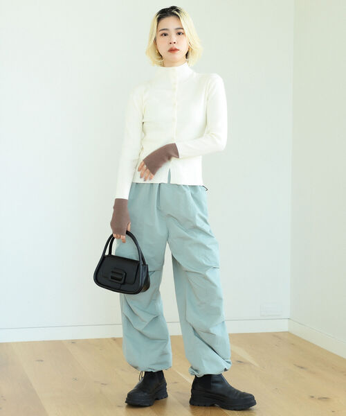 BeAMS DOT(ビームスドット)の「BeAMS DOT / 3way 配色 リブニットプルオーバー(ニット/セーター・レディース・ブラック/オフホワイト/ブルー・FREE)」の15枚目の写真