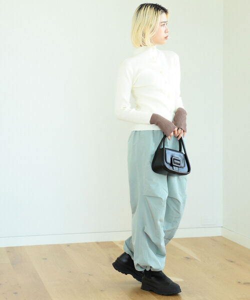 BeAMS DOT(ビームスドット)の「BeAMS DOT / 3way 配色 リブニットプルオーバー(ニット/セーター・レディース・ブラック/オフホワイト/ブルー・FREE)」の16枚目の写真