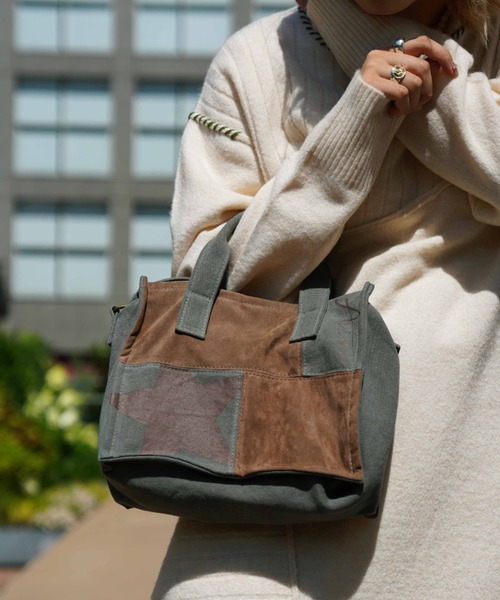 AVIREX(アヴィレックス)の「≪WEB&DEPOT限定≫FAKE SUEDE COMBI REMAKE MINI TOTE BAG/ フェイクスエードコンビリメイクミニトートバッグ(トートバッグ・レディース・オリーブ/ブルー系その他・FREE)」の8枚目の写真