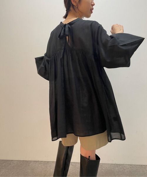 Omekashi（オメカシ）の「シアーギャザーチュニック（シャツ/ブラウス・レディース・ブラウン/アイボリー/ブラック・FREE）」の2枚目の写真