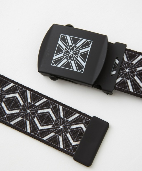 WHITE MOUNTAINEERING(ホワイトマウンテニアリング)の「PARQUET LOGO BELT(ベルト・メンズ・ブラック/ブラウン/グレー・FREE)」の4枚目の写真