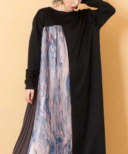 OSMOSIS（オズモーシス）の「2WAYプリーツ切替ワンピース（ワンピース