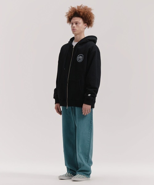 ISTKUNST（イストクンスト）の「A'GEM/9 × .kom『ISTKUNST/イストクンスト』LOGO & SMILEY HOOD ...