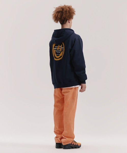 ISTKUNST（イストクンスト）の「A'GEM/9 × .kom『ISTKUNST/イストクンスト』LOGO & SMILEY HOOD ...