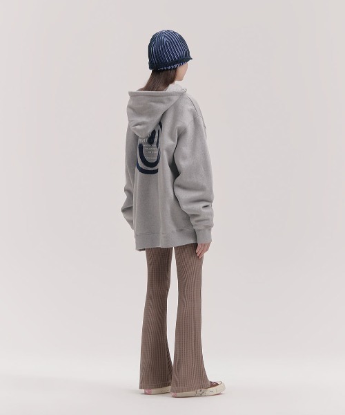 ISTKUNST（イストクンスト）の「A'GEM/9 × .kom『ISTKUNST/イストクンスト』LOGO & SMILEY HOOD ...