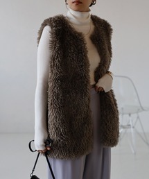 r. | プードルボア ミドル丈 ベスト(ベスト)