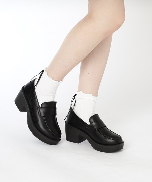 cs T&P（シーエスティーアンドピー）の「2WAYガーリーリボンボリュームローファー（パンプス・レディース・ブラック系1/アイボリー/ブラック・S/M/L/LL）」の9枚目の写真