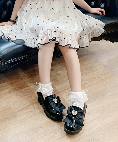 cs T&P（シーエスティーアンドピー）の「2WAYガーリーリボンボリュームローファー（パンプス・レディース・ブラック系1/アイボリー/ブラック・S/M/L/LL）」の3枚目の写真