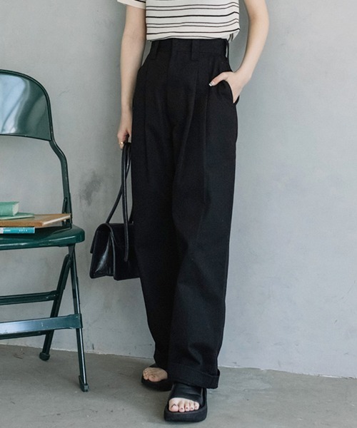 Flugge(フラッジー)の「HW tuck chino PT/ハイウエストタックチノパンツ(チノパンツ・レディース・ブラウン/ブラック/ベージュ/ホワイト・MEDIUM/SMALL)」の3枚目の写真