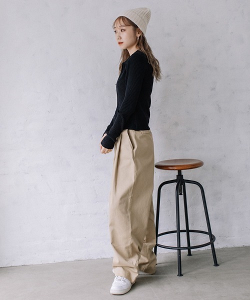 Flugge(フラッジー)の「HW tuck chino PT/ハイウエストタックチノパンツ(チノパンツ・レディース・ブラウン/ブラック/ベージュ/ホワイト・MEDIUM/SMALL)」の6枚目の写真