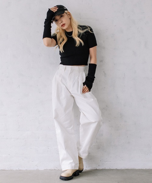 Flugge(フラッジー)の「HW tuck chino PT/ハイウエストタックチノパンツ(チノパンツ・レディース・ブラウン/ブラック/ベージュ/ホワイト・MEDIUM/SMALL)」の9枚目の写真