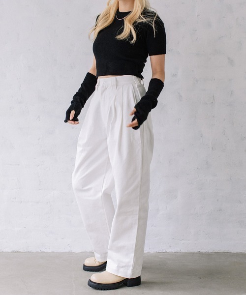 Flugge(フラッジー)の「HW tuck chino PT/ハイウエストタックチノパンツ(チノパンツ・レディース・ブラウン/ブラック/ベージュ/ホワイト・MEDIUM/SMALL)」の10枚目の写真