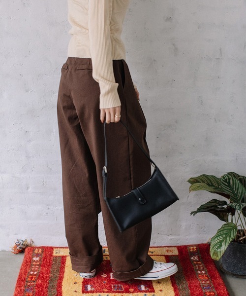 Flugge(フラッジー)の「HW tuck chino PT/ハイウエストタックチノパンツ(チノパンツ・レディース・ブラウン/ブラック/ベージュ/ホワイト・MEDIUM/SMALL)」の18枚目の写真