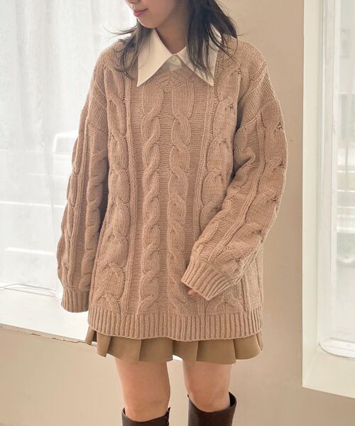 MAJESTIC LEGON(マジェスティックレゴン)の「フェザーモールVネックニット(ニット/セーター・レディース・ベージュ/ブラック/アイボリー/ブルー・MEDIUM)」の3枚目の写真