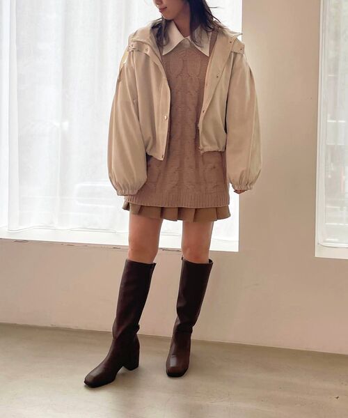 MAJESTIC LEGON(マジェスティックレゴン)の「フェザーモールVネックニット(ニット/セーター・レディース・ベージュ/ブラック/アイボリー/ブルー・MEDIUM)」の5枚目の写真