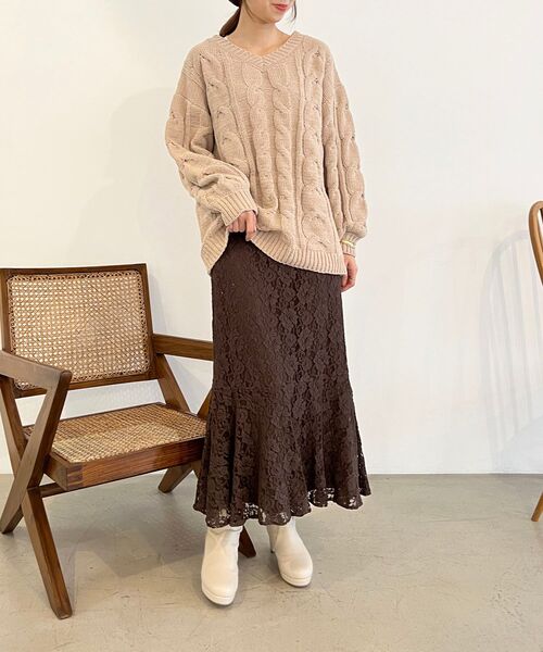 MAJESTIC LEGON(マジェスティックレゴン)の「フェザーモールVネックニット(ニット/セーター・レディース・ベージュ/ブラック/アイボリー/ブルー・MEDIUM)」の6枚目の写真