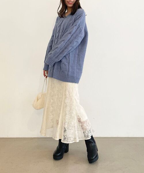 MAJESTIC LEGON(マジェスティックレゴン)の「フェザーモールVネックニット(ニット/セーター・レディース・ベージュ/ブラック/アイボリー/ブルー・MEDIUM)」の16枚目の写真