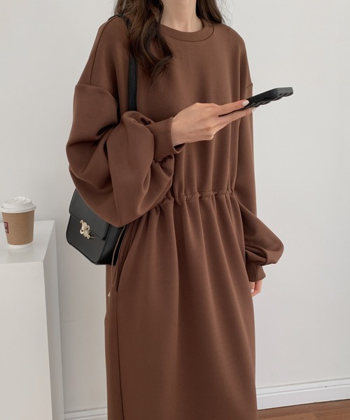 ABITOKYO(アビトーキョー)の「バックスリットウエストギャザースウェットワンピース(ワンピース・レディース・ブルー/ホワイト/ブラック/グリーン/モカ/チャコールグレー/ベージュ/ネイビー/グレー・FREE)」の6枚目の写真