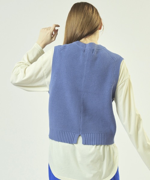 RNA-N（アールエヌエーエヌ）の「K2621 畔編みコットンニットベスト（ベスト・レディース・レッド/グレイッシュブルー/イエロー・MEDIUM）」の14枚目の写真