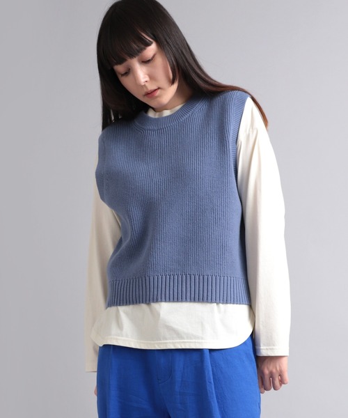 RNA-N（アールエヌエーエヌ）の「K2621 畔編みコットンニットベスト（ベスト・レディース・レッド/グレイッシュブルー/イエロー・MEDIUM）」の20枚目の写真