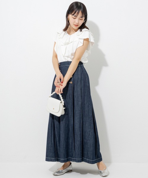 LAVEANGE(ラビアンジェ)の「フリルカットブラウス(Tシャツ/カットソー・レディース・カーキ/ブラック/オフホワイト・M/LL/3L/4L/5L)」の9枚目の写真