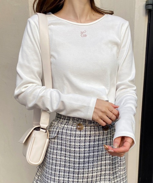 one after another NICE CLAUP(ワンアフターアナザーナイスクラップ)の「NC刺繍テレコトップス 2023SS(Tシャツ/カットソー・レディース・オフホワイト/アイボリー/ホワイト系その他/ホワイト系その他2・FREE)」の2枚目の写真