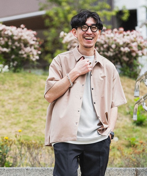 ITEMS URBANRESEARCH（アイテムズ アーバンリサーチ）の「TRストレッチ 半袖シャツ（シャツ/ブラウス・メンズ・ベージュ/ブラック/ブルー/グレー・LARGE/MEDIUM）」の3枚目の写真