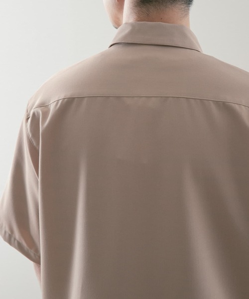 ITEMS URBANRESEARCH（アイテムズ アーバンリサーチ）の「TRストレッチ 半袖シャツ（シャツ/ブラウス・メンズ・ベージュ/ブラック/ブルー/グレー・LARGE/MEDIUM）」の11枚目の写真