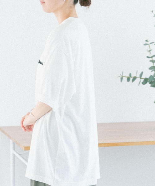 FORK&SPOON(フォークアンドスプーン)の「『ユニセックス』FORK&SPOON チェーンステッチロゴTシャツ(Tシャツ/カットソー・メンズ・チャコールグレー/ホワイト/ベージュ・4/5)」の4枚目の写真