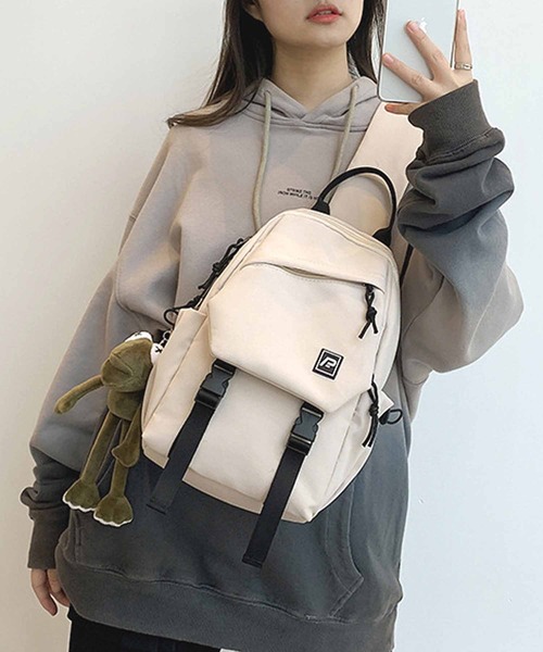 NANEA(ナネア)の「ダブルベルトボディバッグ リュック(ボディバッグ/ウエストポーチ・レディース・ホワイト/ブラック/カーキ・フリ-)」の5枚目の写真