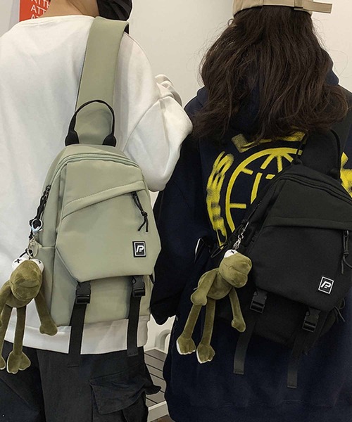 NANEA(ナネア)の「ダブルベルトボディバッグ リュック(ボディバッグ/ウエストポーチ・レディース・ホワイト/ブラック/カーキ・フリ-)」の22枚目の写真