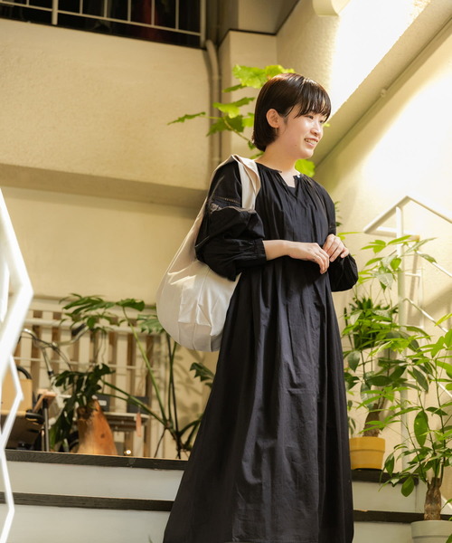 URBAN RESEARCH DOORS(アーバンリサーチドアーズ)の「DOORS LIVING PRODUCTS ショッパーバッグ(エコバッグ/サブバッグ・レディース・ライトベージュ/ネイビー・-)」の15枚目の写真