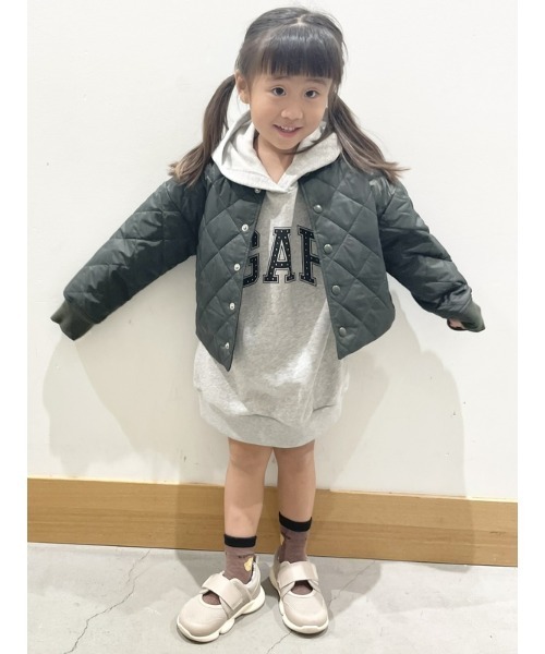 GAP（ギャップ）の「ライトウェイト キルティング パファージャケット (キッズ)（ブルゾン・キッズ・ブラック/パープル/グリーン・S/XXL/XS/M/L/XL）」の20枚目の写真