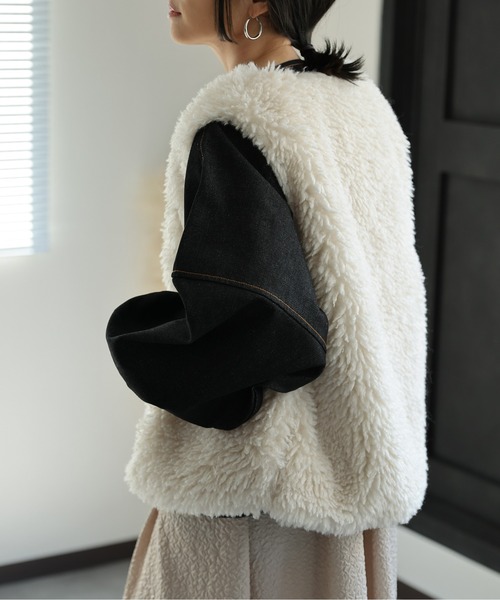 ap retro（アプレトロ）の「プードルフェイクファーベスト／ジレ（ベスト・レディース・チャコールグレー/ベージュ/モカ/アイボリー/ブラウン・FREE）」の16枚目の写真