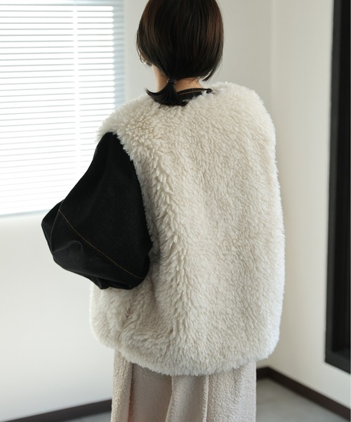ap retro（アプレトロ）の「プードルフェイクファーベスト／ジレ（ベスト・レディース・チャコールグレー/ベージュ/モカ/アイボリー/ブラウン・FREE）」の17枚目の写真