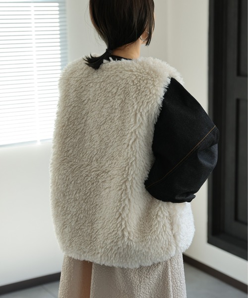 ap retro（アプレトロ）の「プードルフェイクファーベスト／ジレ（ベスト・レディース・チャコールグレー/ベージュ/モカ/アイボリー/ブラウン・FREE）」の18枚目の写真