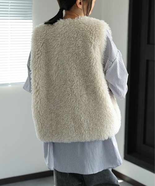 ap retro（アプレトロ）の「プードルフェイクファーベスト／ジレ（ベスト・レディース・チャコールグレー/ベージュ/モカ/アイボリー/ブラウン・FREE）」の8枚目の写真