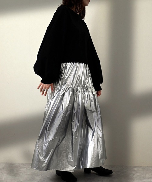 STYLEBLOCK（スタイルブロック）の「メタリックタフタギャザーフレアスカート（スカート・レディース・シルバー/ブラック/ゴールド・M）」の5枚目の写真