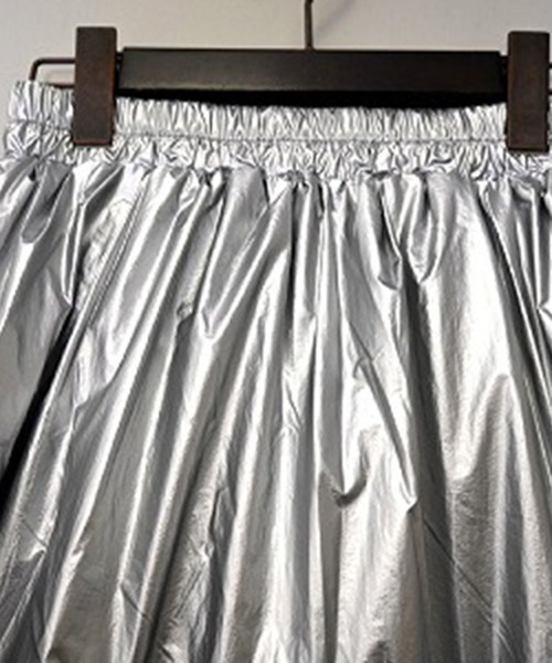 STYLEBLOCK（スタイルブロック）の「メタリックタフタギャザーフレアスカート（スカート・レディース・シルバー/ブラック/ゴールド・M）」の7枚目の写真