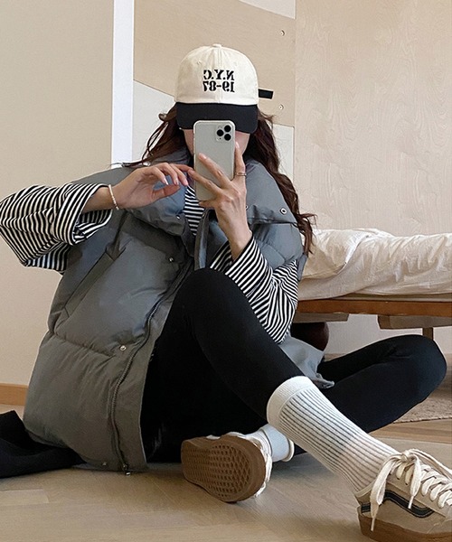 VitaFelice（ヴィータフェリーチェ）の「ボリューム中綿ベスト パデッドベスト スタンドカラー（その他アウター・レディース・グレー/ブラック/アイボリー/ライトグレー・FREE）」の18枚目の写真