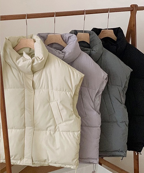 VitaFelice（ヴィータフェリーチェ）の「ボリューム中綿ベスト パデッドベスト スタンドカラー（その他アウター・レディース・グレー/ブラック/アイボリー/ライトグレー・FREE）」の11枚目の写真
