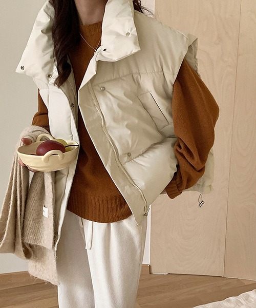 VitaFelice（ヴィータフェリーチェ）の「ボリューム中綿ベスト パデッドベスト スタンドカラー（その他アウター・レディース・グレー/ブラック/アイボリー/ライトグレー・FREE）」の10枚目の写真